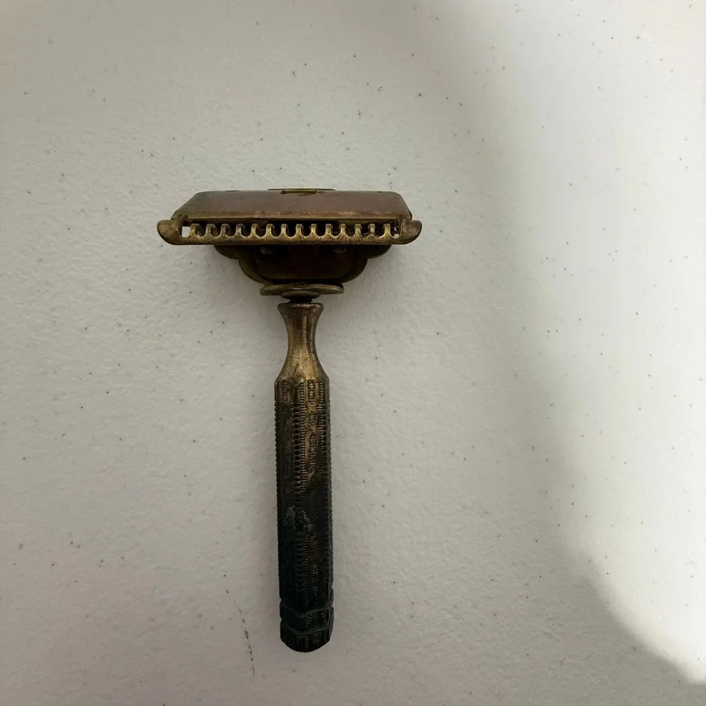Vintage GEM Single Edge Safety Razor Open Comb Ornate‎ Handle Brass Shaving Tool